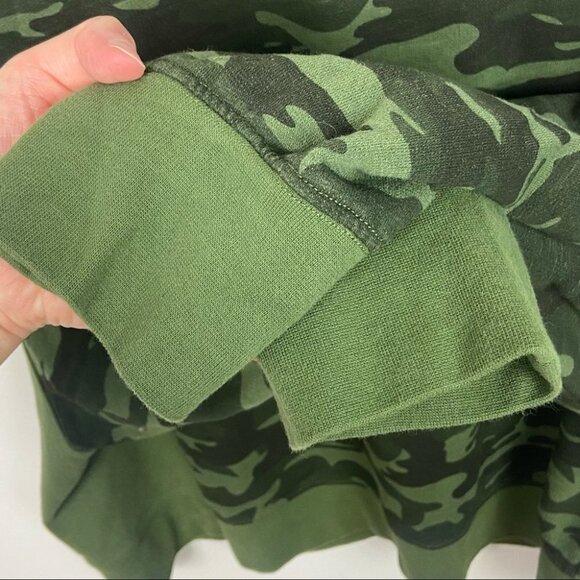 Good American Green Camo Sweatshirt Size XL Camouflage Revolve Boxy Athletic Top - Picture 11 of 12